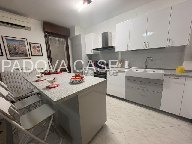 Appartamento in vendita di 130 m² in Vicolo San Lorenzo, 6