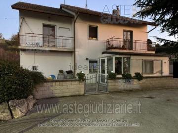 Appartamento in vendita di 130 m² in Contrada Poggio Cavallo