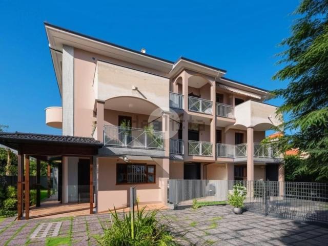 Appartamento in vendita di 130 m² in Corso L. Einaudi, 105