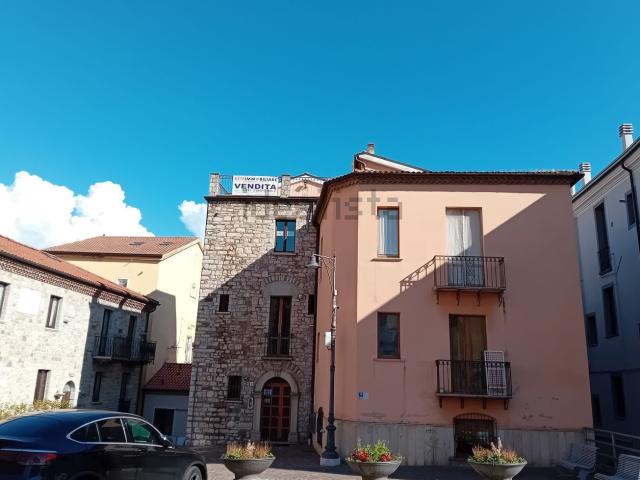 Appartamento in vendita di 130 m² in Largo Famiglia Isabelli, 2