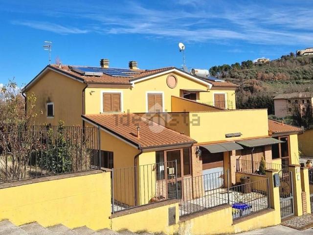Appartamento in vendita di 130 m² in Località Crocemarroggia, 8