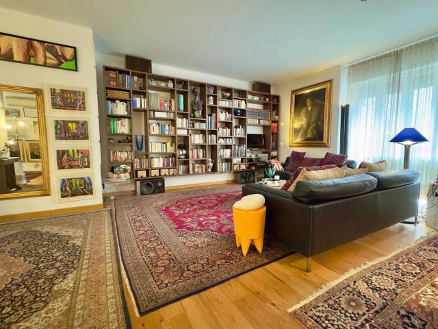 Appartamento in vendita di 130 m² in Piazza A. de Gasperi, 59