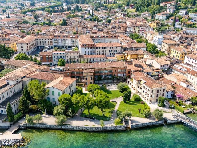 Appartamento in vendita di 130 m² in Piazza Sergio Bresciani, 3