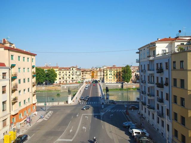 Appartamento in vendita di 130 m² in Piazzale Luigi Cadorna, 5