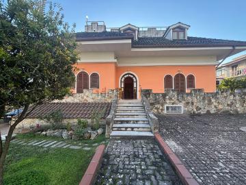 Appartamento in vendita di 130 m² in Strada Campanari, 10
