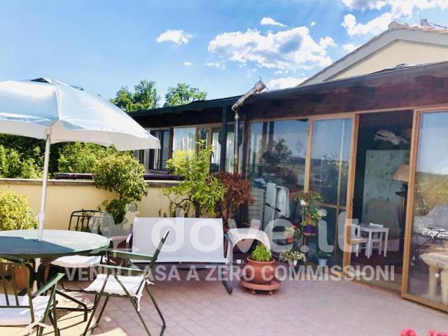 Appartamento in vendita di 130 m² in Strada del Poggio, 5