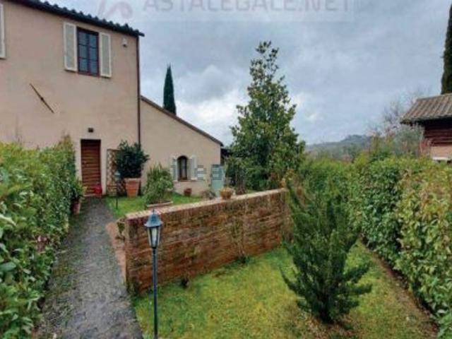 Appartamento in vendita di 130 m² in Strada di Pieve a Bozzone, 48