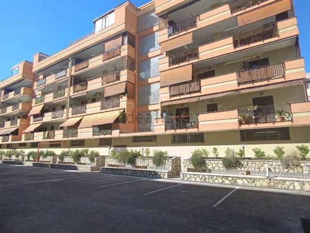 Appartamento in vendita di 131 m² in Via Atellana, 123