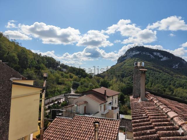 Appartamento in vendita di 131 m² in Via Giuseppe de Rosa, 1
