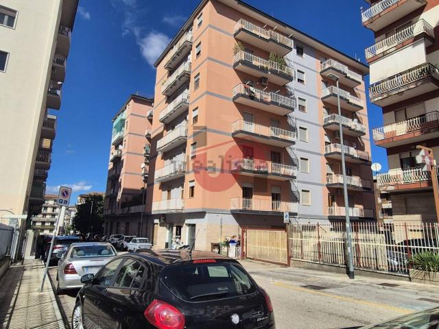 Appartamento in vendita di 131 m² in Via Giuseppe Piermarini