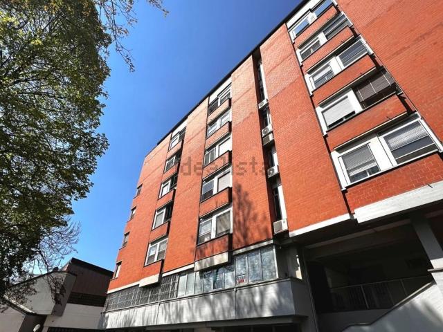Appartamento in vendita di 131 m² in Via Guernica, 5