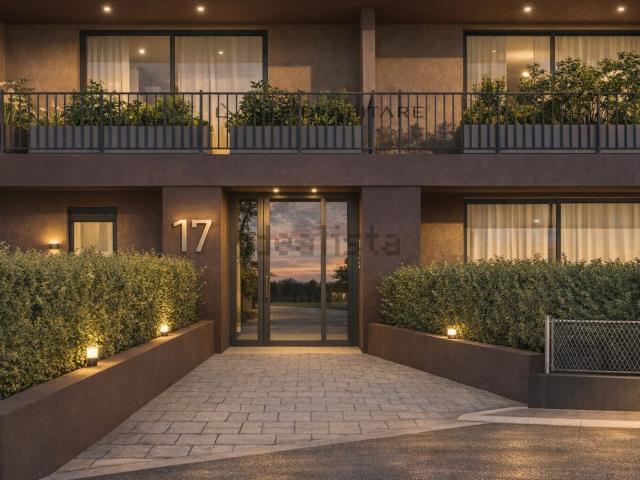 Appartamento in vendita di 131 m² in Via degli Alpini, 17