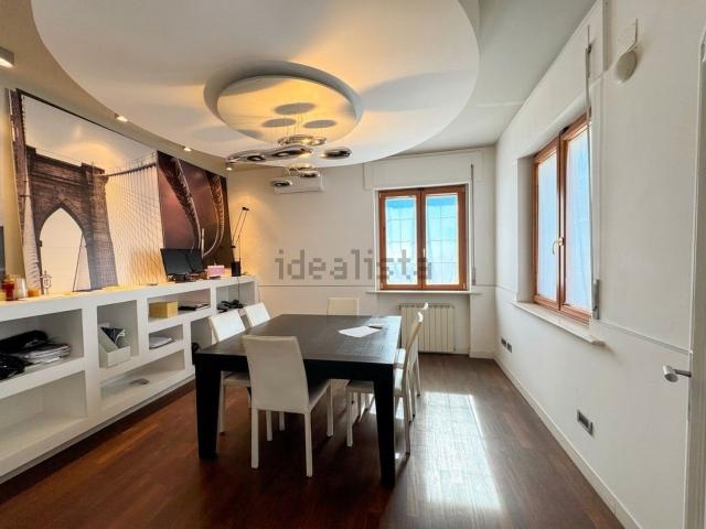Appartamento in vendita di 131 m² in Via dei Peligni