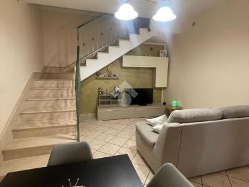 Appartamento in vendita di 131 m² in Via Enrico de Nicola, 8