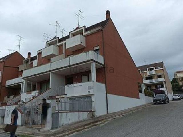 Appartamento in vendita di 131 m² in Via Elpidiense, 72