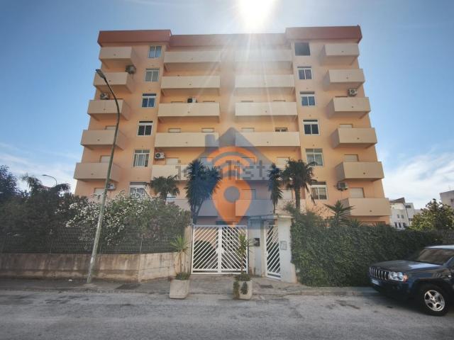Appartamento in vendita di 131 m² in Via Ezra Pound