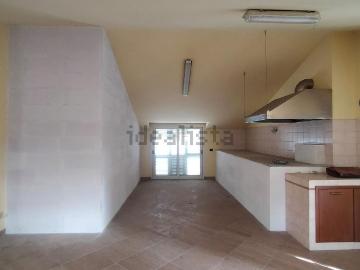 Appartamento in vendita di 131 m² in Via Fiume Verde, 36