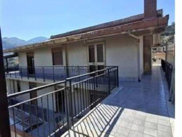 Appartamento in vendita di 131 m² in Via La Legname