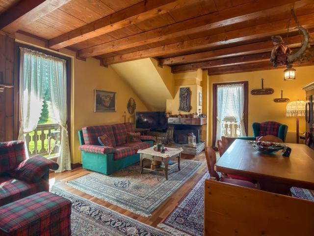 Appartamento in vendita di 131 m² in Via Passo Rolle, 142