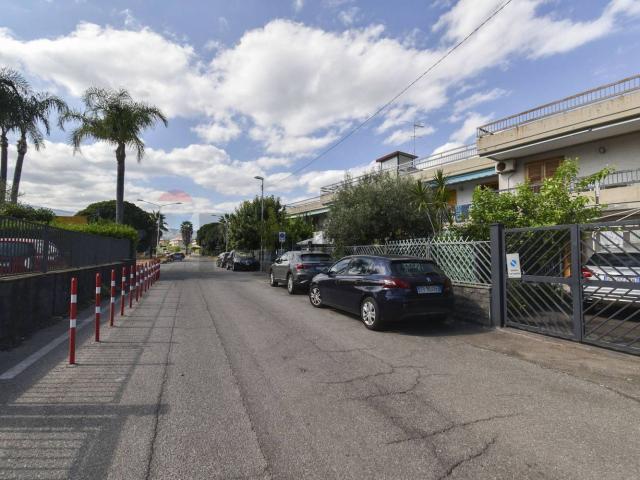 Appartamento in vendita di 131 m² in Via Pietralonga, 42