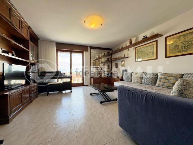 Appartamento in vendita di 131 m² in Via Roma, 74