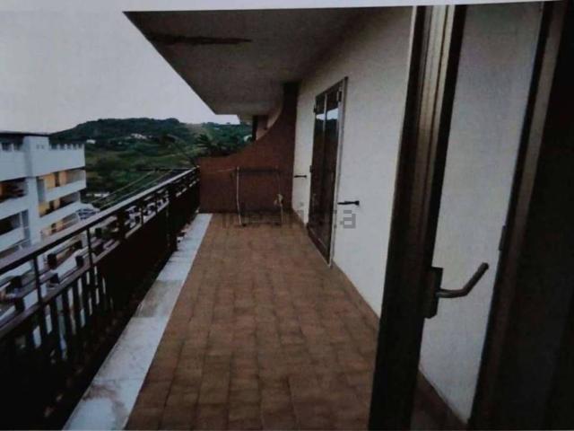 Appartamento in vendita di 131 m² in Via Tirreno, 17