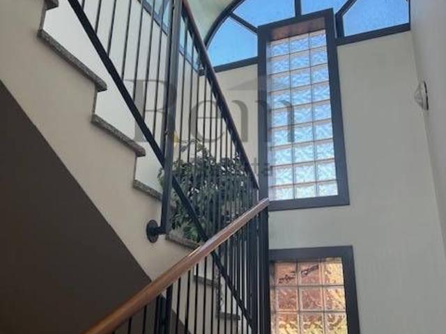 Appartamento in vendita di 131 m² in Via Ugo Foscolo