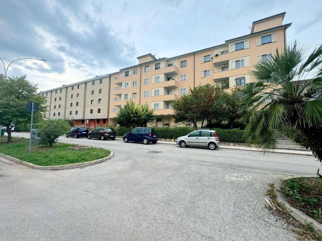 Appartamento in vendita di 131 m² in Via Vittorio Alfieri