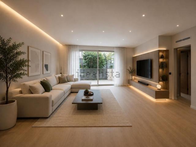 Appartamento in vendita di 131 m² in Via Villa Laura