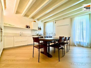 Appartamento in vendita di 131 m² in Corso Antonio Fogazzaro, 108