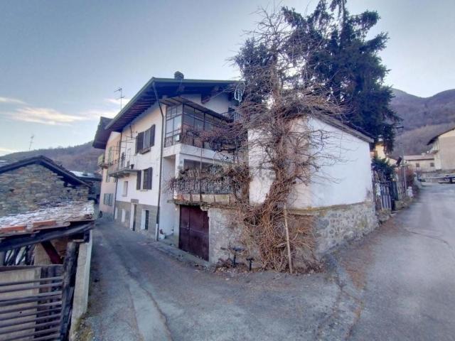 Appartamento in vendita di 131 m² in Località Surpian