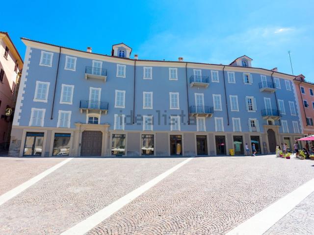 Appartamento in vendita di 131 m² in Piazza Della Bollente