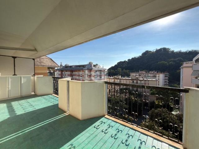 Appartamento in vendita di 131 m² in Piazzale dei Glicini, 2