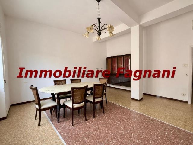 Appartamento in vendita di 132 m² in Via Colombo Romani