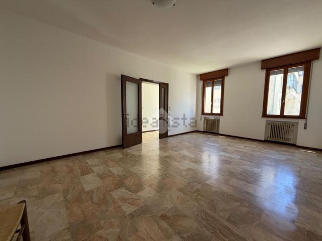Appartamento in vendita di 132 m² in Via Citolo da Perugia