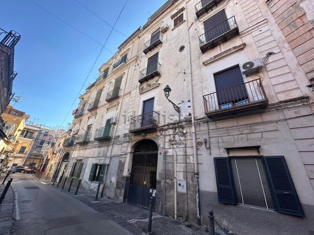 Appartamento in vendita di 132 m² in Via Amoretti, 41