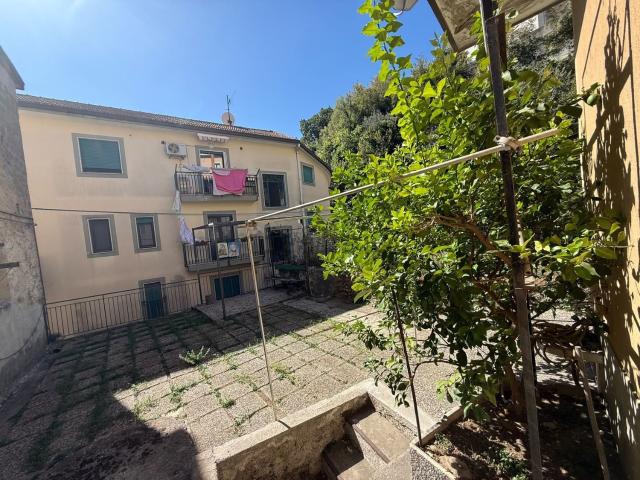 Appartamento in vendita di 132 m² in Via Andrea Sinno, 13