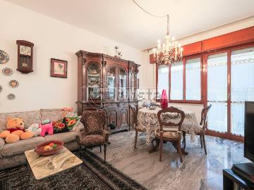 Appartamento in vendita di 132 m² in Via Alfredo Testoni