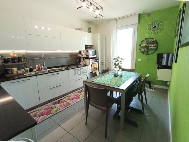 Appartamento in vendita di 132 m² in Via Bassa III