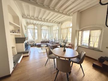 Appartamento in vendita di 132 m² in Via Giuseppe Garibaldi