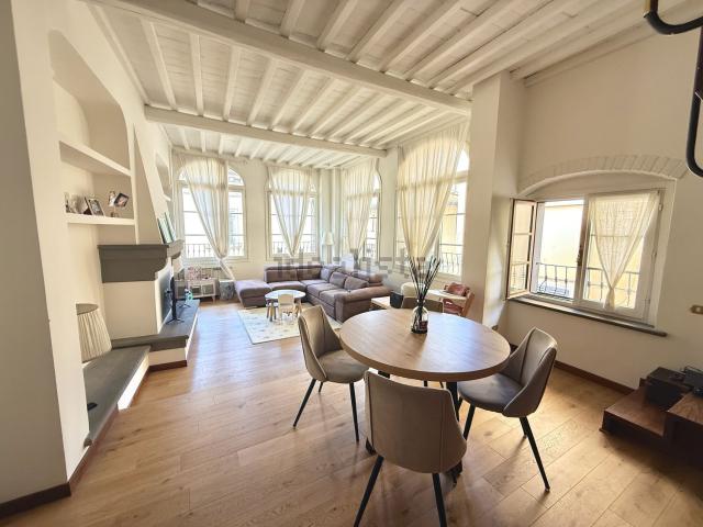 Appartamento in vendita di 132 m² in Via Giuseppe Garibaldi