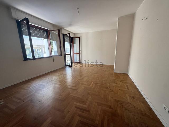 Appartamento in vendita di 132 m² in Via Giuseppe Jappelli, 36