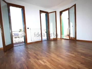 Appartamento in vendita di 132 m² in Via Giovanni Falcone