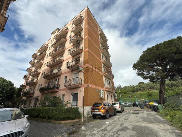 Appartamento in vendita di 132 m² in Via Domenico Mottola d&apos Amato, 12