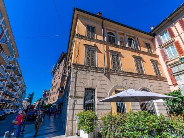 Appartamento in vendita di 132 m² in Via Don Luigi Palazzolo, 10