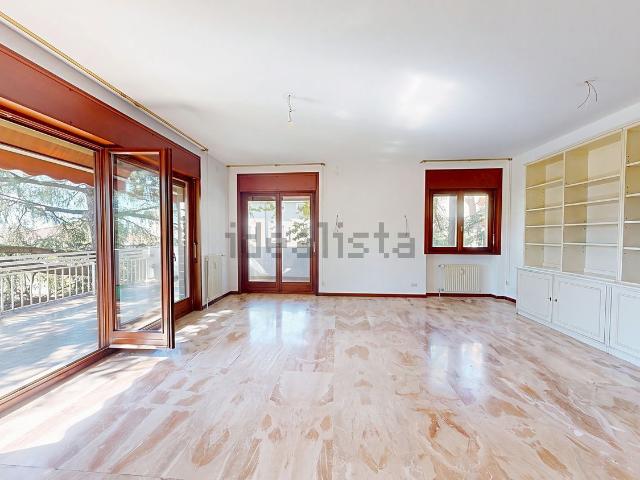 Appartamento in vendita di 132 m² in Via del Cerreto