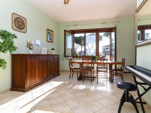 Appartamento in vendita di 132 m² in Via del Labaro, 66