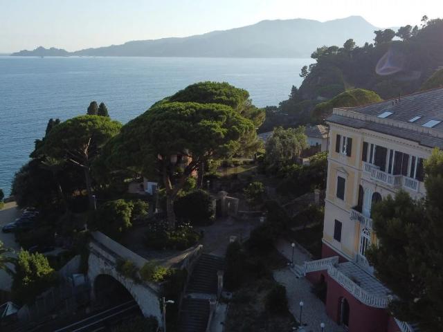 Appartamento in vendita di 132 m² in Via Duchessa Canevaro