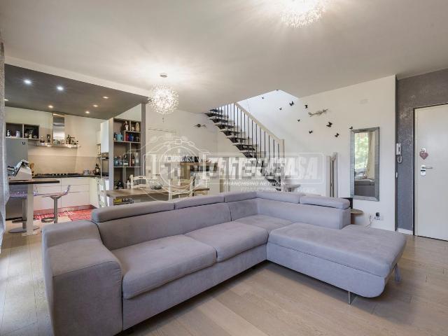 Appartamento in vendita di 132 m² in Via F. G. Lorca, 10