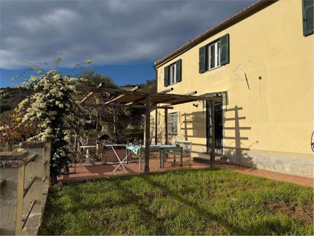 Appartamento in vendita di 132 m² in Via Laiolo